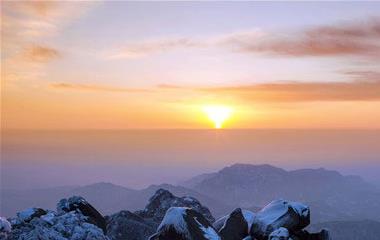 吵架后怎么让他疼爱自己,表现出想哭却忍住不哭的姿态