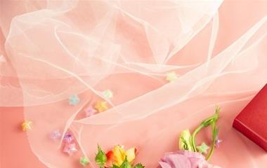 夫妻之间的爱情呈现危机应该怎么处理？