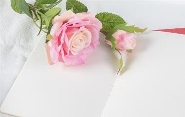 晚上和女孩子聊些什么才干持久的聊下去？