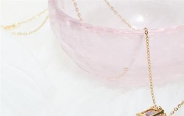 水瓶座男生喜爱什么样的女生?