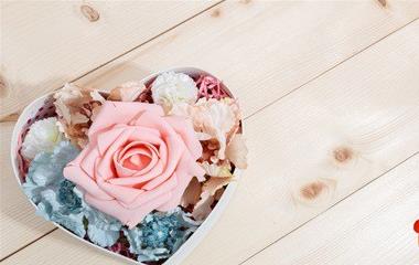 异地恋天天打电话好吗？打个电话让她感受到关怀