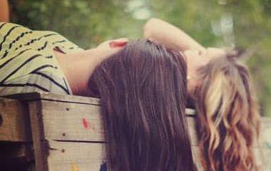 男朋友信任闺蜜却不信我，这是怎么回事？