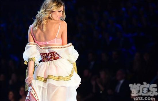 用视觉高潮降服男人?维密大秀揭秘十二星座内衣攻略!7