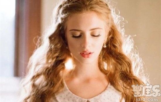 十二星座怎样面临好朋友的表白1