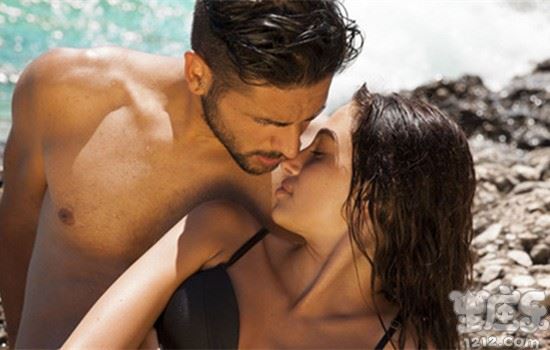 十二星座男人对你惯用的前戏是怎样的？2