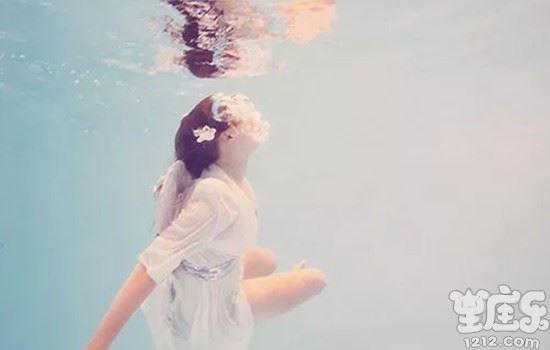 2017年末这几个星座有桃花劫1